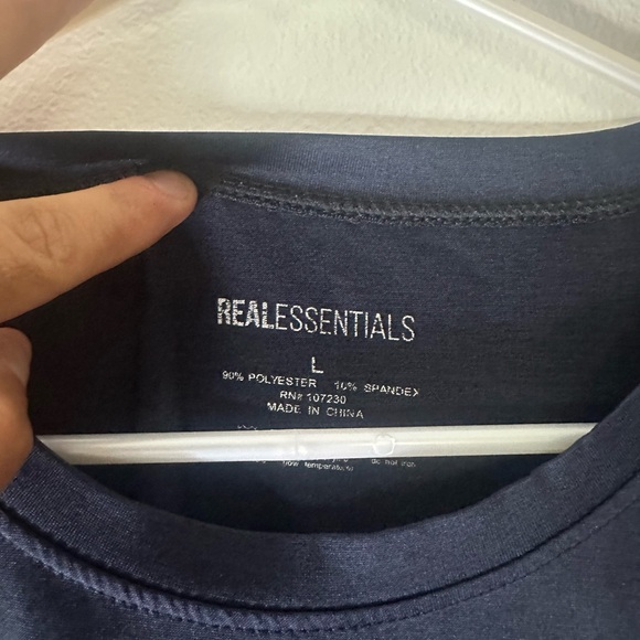 Men’s Real Essentials Size Large Quick Dry 5 Pack Shirt Bundle - Picture 15 of 16